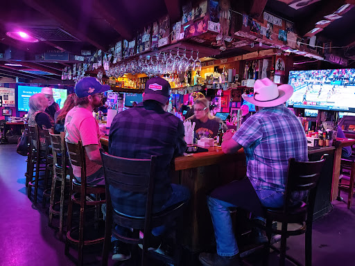 The bar and crowd at Nate's